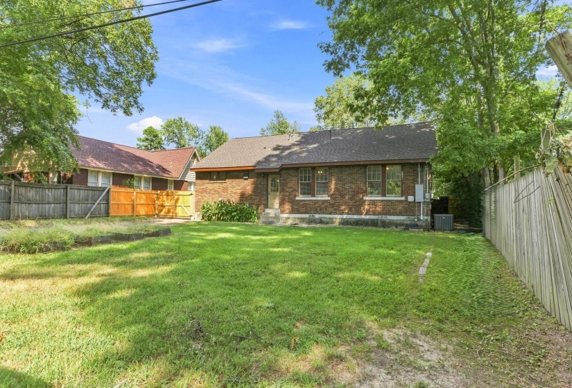 961 BARKSDALE ST, Memphis, Tennessee 38107, 3 Bedroom Bedrooms, 7 Room Rooms,2 BathroomBathrooms,Residential,For Sale,BARKSDALE,0,10229373