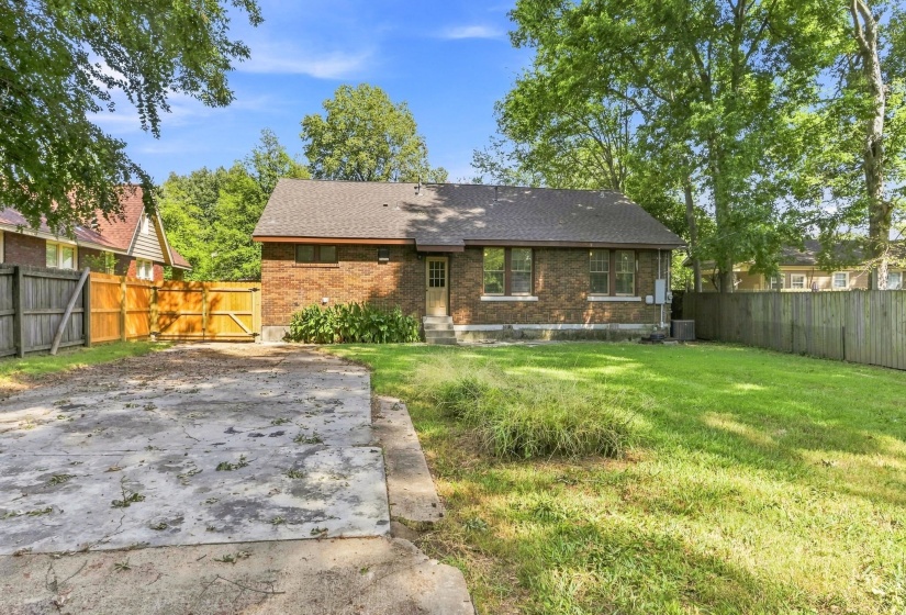 961 BARKSDALE ST, Memphis, Tennessee 38107, 3 Bedroom Bedrooms, 7 Room Rooms,2 BathroomBathrooms,Residential,For Sale,BARKSDALE,0,10229373
