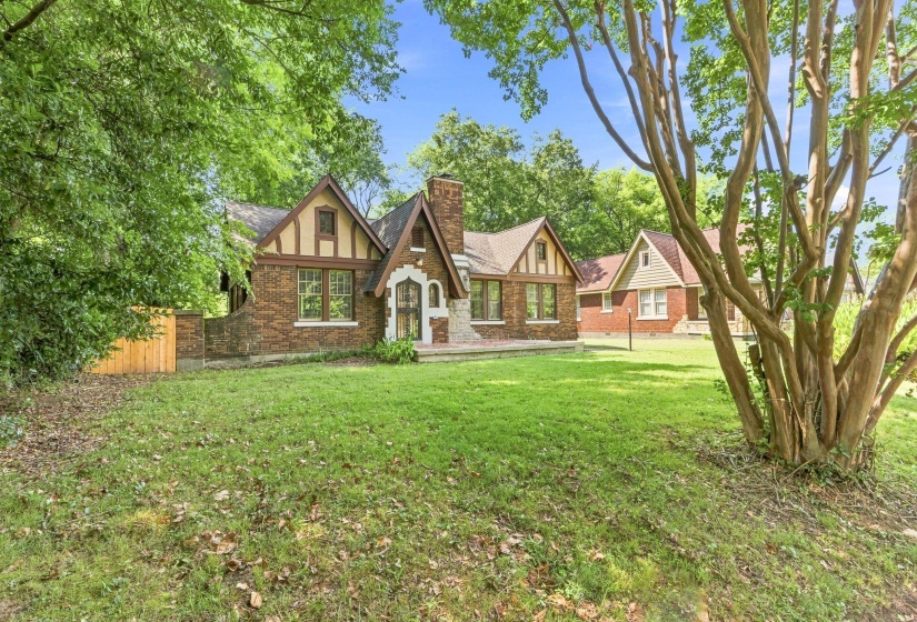 961 BARKSDALE ST, Memphis, Tennessee 38107, 3 Bedroom Bedrooms, 7 Room Rooms,2 BathroomBathrooms,Residential,For Sale,BARKSDALE,0,10229373