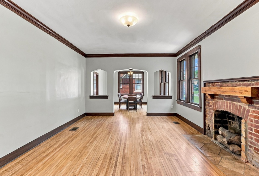 961 BARKSDALE ST, Memphis, Tennessee 38107, 3 Bedroom Bedrooms, 7 Room Rooms,2 BathroomBathrooms,Residential,For Sale,BARKSDALE,0,10229373