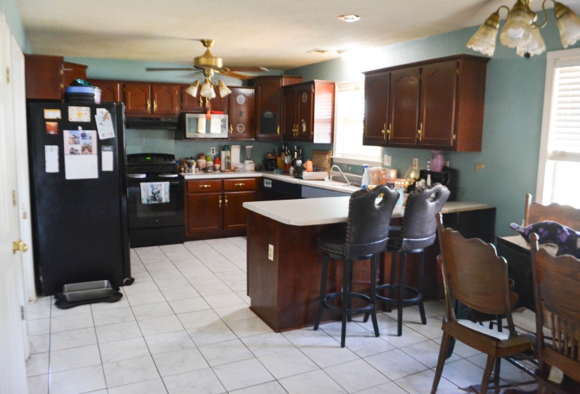3817 AARON CV, Bartlett, Tennessee 38135, 5 Bedroom Bedrooms, 8 Room Rooms,3 BathroomBathrooms,Residential,For Sale,AARON,0,10229375