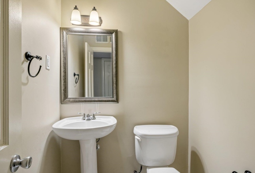 1685 REGENTS PARK DR, Memphis, Tennessee 38104, 2 Bedroom Bedrooms, 5 Room Rooms,1.1 BathroomBathrooms,Residential,For Sale,REGENTS PARK,0,10229377