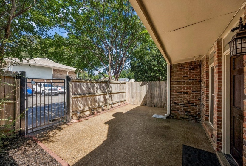 1685 REGENTS PARK DR, Memphis, Tennessee 38104, 2 Bedroom Bedrooms, 5 Room Rooms,1.1 BathroomBathrooms,Residential,For Sale,REGENTS PARK,0,10229377