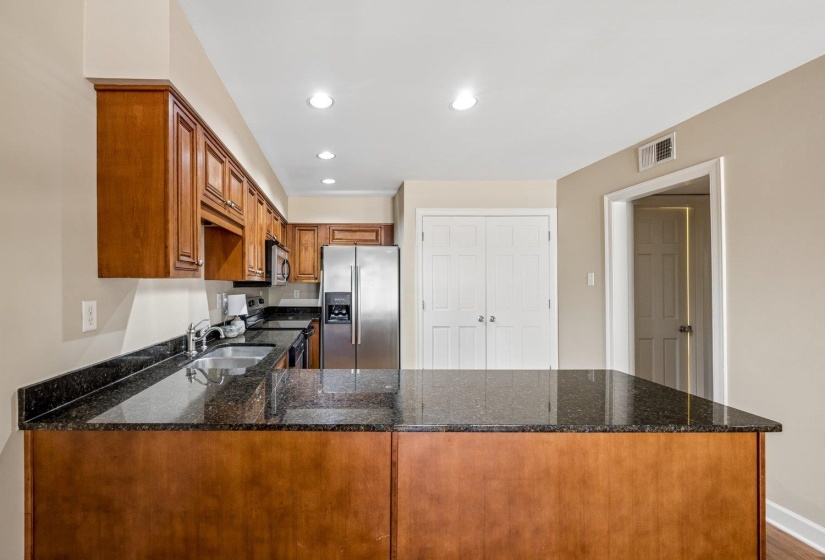 1685 REGENTS PARK DR, Memphis, Tennessee 38104, 2 Bedroom Bedrooms, 5 Room Rooms,1.1 BathroomBathrooms,Residential,For Sale,REGENTS PARK,0,10229377