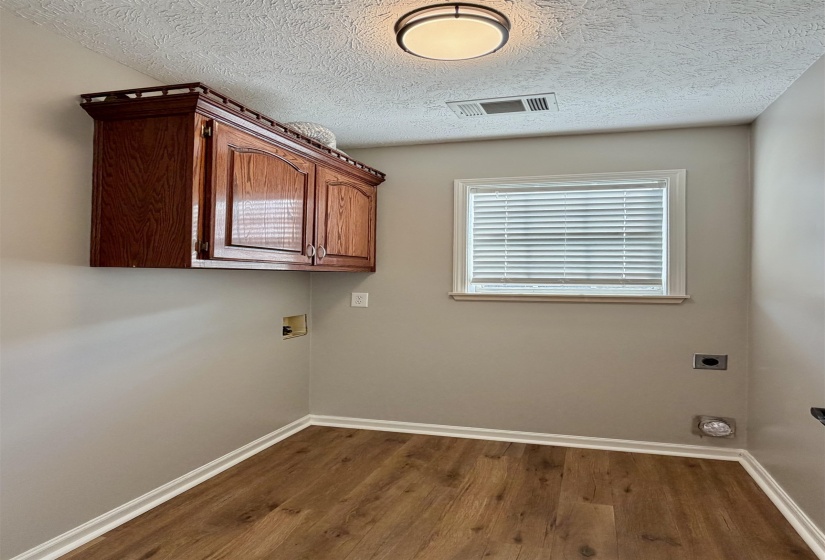 271 MEADOWLAND DR, Drummonds, Tennessee 38023, 6 Bedroom Bedrooms, 10 Room Rooms,3.1 BathroomBathrooms,Residential,For Sale,MEADOWLAND,0,10229383