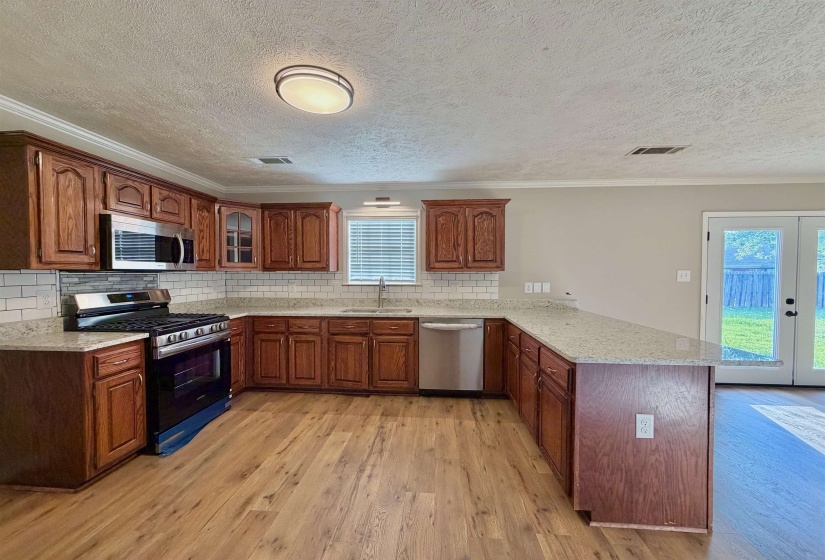 271 MEADOWLAND DR, Drummonds, Tennessee 38023, 6 Bedroom Bedrooms, 10 Room Rooms,3.1 BathroomBathrooms,Residential,For Sale,MEADOWLAND,0,10229383