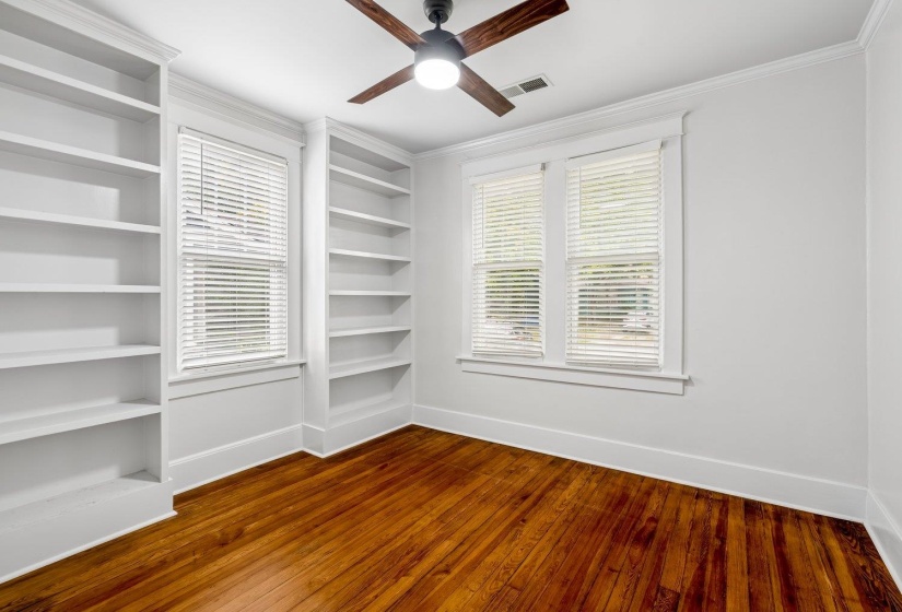 2095 WASHINGTON AVE, Memphis, Tennessee 38104, 2 Bedroom Bedrooms, 5 Room Rooms,1 BathroomBathrooms,Rental Properties,For Sale,WASHINGTON,0,10229401