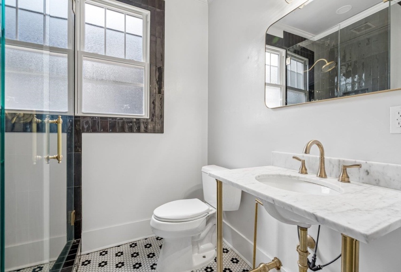 2095 WASHINGTON AVE, Memphis, Tennessee 38104, 2 Bedroom Bedrooms, 5 Room Rooms,1 BathroomBathrooms,Rental Properties,For Sale,WASHINGTON,0,10229401