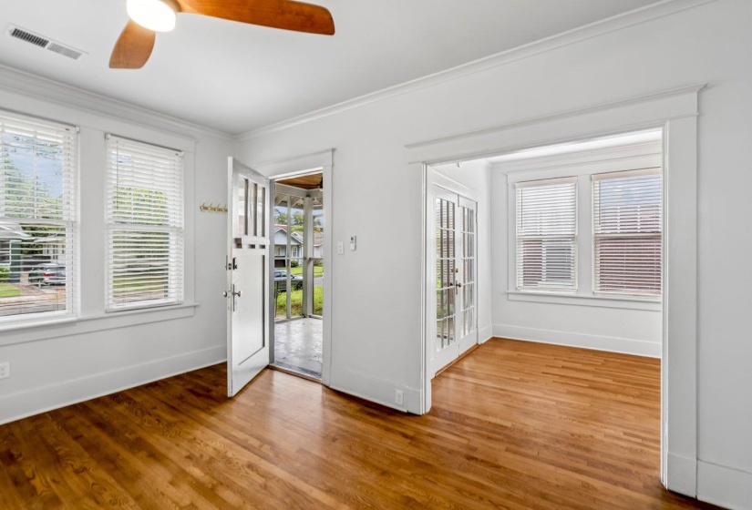 2095 WASHINGTON AVE, Memphis, Tennessee 38104, 2 Bedroom Bedrooms, 5 Room Rooms,1 BathroomBathrooms,Rental Properties,For Sale,WASHINGTON,0,10229401
