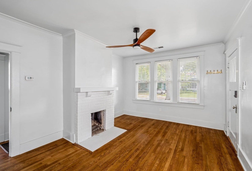2095 WASHINGTON AVE, Memphis, Tennessee 38104, 2 Bedroom Bedrooms, 5 Room Rooms,1 BathroomBathrooms,Rental Properties,For Sale,WASHINGTON,0,10229401