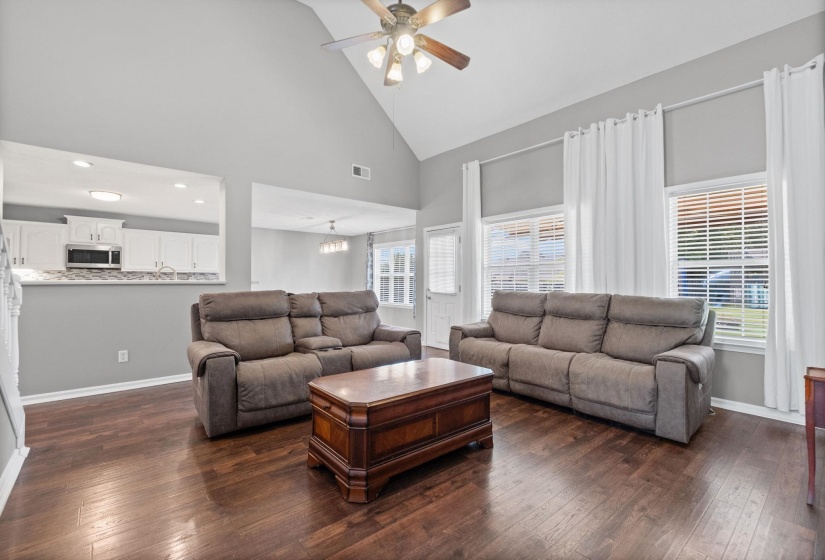 713 ELIZABETH DR, Atoka, Tennessee 38004, 5 Bedroom Bedrooms, 9 Room Rooms,3 BathroomBathrooms,Residential,For Sale,ELIZABETH,0,10229392
