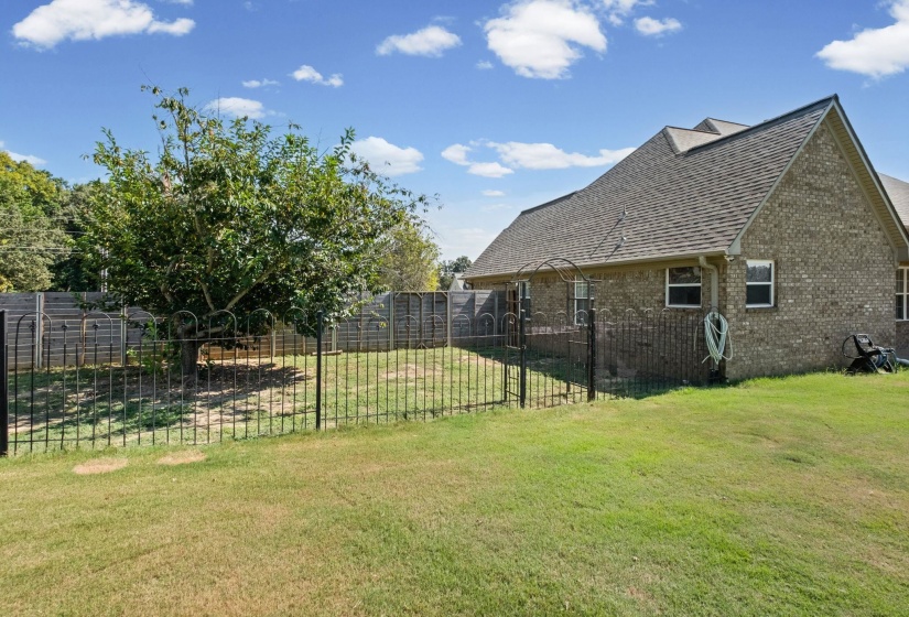 713 ELIZABETH DR, Atoka, Tennessee 38004, 5 Bedroom Bedrooms, 9 Room Rooms,3 BathroomBathrooms,Residential,For Sale,ELIZABETH,0,10229392