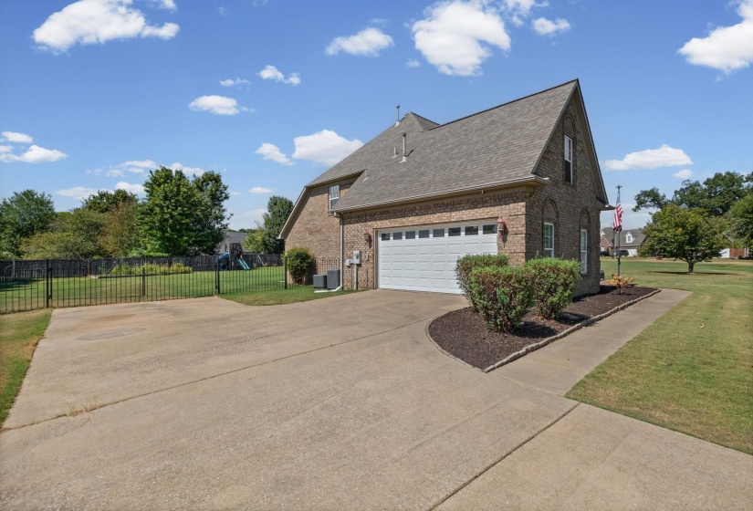 713 ELIZABETH DR, Atoka, Tennessee 38004, 5 Bedroom Bedrooms, 9 Room Rooms,3 BathroomBathrooms,Residential,For Sale,ELIZABETH,0,10229392