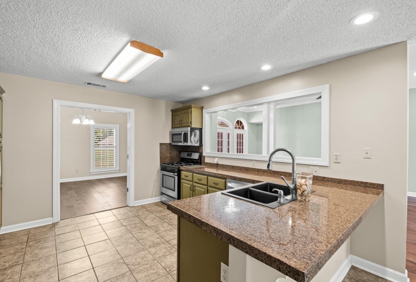 371 BRIERHEDGE RD, Covington, Tennessee 38019, 3 Bedroom Bedrooms, 8 Room Rooms,2.1 BathroomBathrooms,Residential,For Sale,BRIERHEDGE,0,10229393