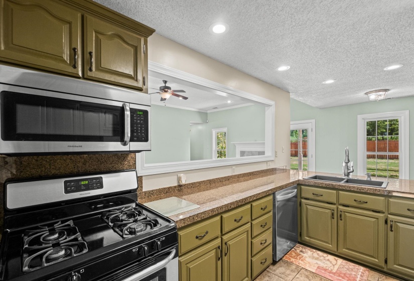 371 BRIERHEDGE RD, Covington, Tennessee 38019, 3 Bedroom Bedrooms, 8 Room Rooms,2.1 BathroomBathrooms,Residential,For Sale,BRIERHEDGE,0,10229393