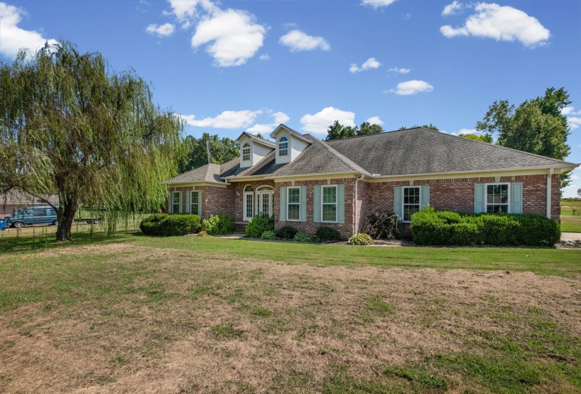 371 BRIERHEDGE RD, Covington, Tennessee 38019, 3 Bedroom Bedrooms, 8 Room Rooms,2.1 BathroomBathrooms,Residential,For Sale,BRIERHEDGE,0,10229393