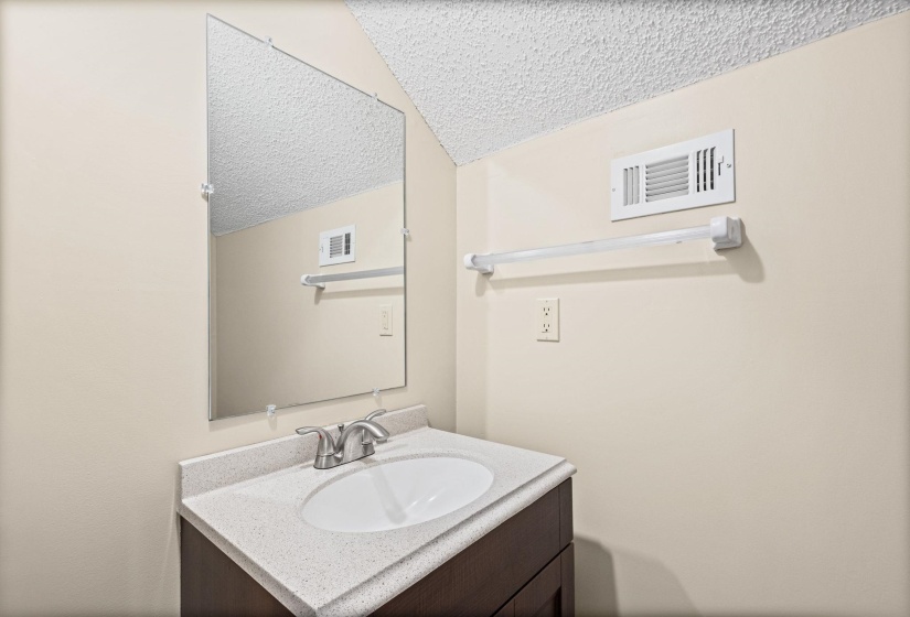 371 BRIERHEDGE RD, Covington, Tennessee 38019, 3 Bedroom Bedrooms, 8 Room Rooms,2.1 BathroomBathrooms,Residential,For Sale,BRIERHEDGE,0,10229393