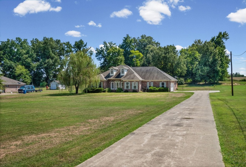 371 BRIERHEDGE RD, Covington, Tennessee 38019, 3 Bedroom Bedrooms, 8 Room Rooms,2.1 BathroomBathrooms,Residential,For Sale,BRIERHEDGE,0,10229393