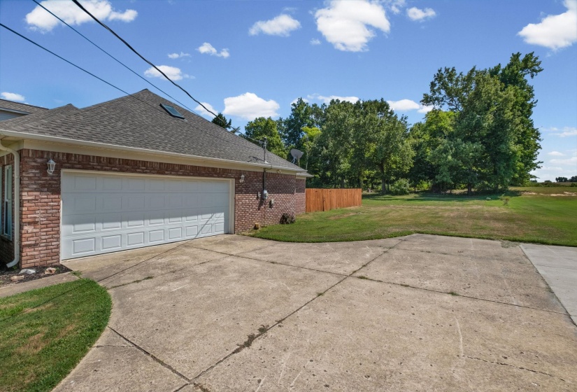 371 BRIERHEDGE RD, Covington, Tennessee 38019, 3 Bedroom Bedrooms, 8 Room Rooms,2.1 BathroomBathrooms,Residential,For Sale,BRIERHEDGE,0,10229393