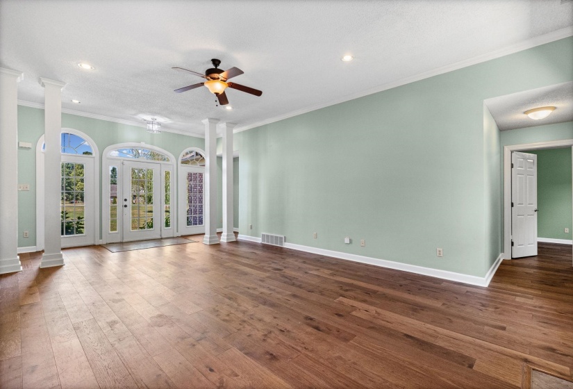 371 BRIERHEDGE RD, Covington, Tennessee 38019, 3 Bedroom Bedrooms, 8 Room Rooms,2.1 BathroomBathrooms,Residential,For Sale,BRIERHEDGE,0,10229393