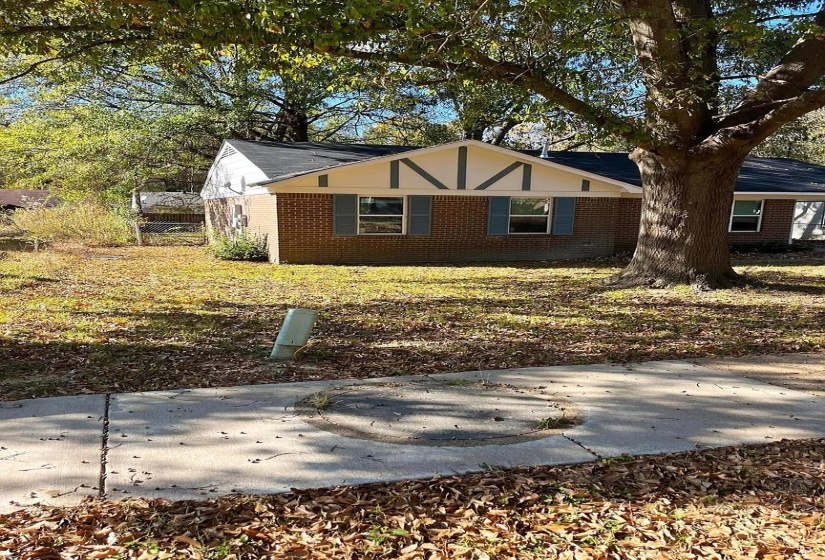 5255 BROKEN OAK DR, Unincorporated, Tennessee 38127, 3 Bedroom Bedrooms, 5 Room Rooms,1 BathroomBathrooms,Residential,For Sale,BROKEN OAK,0,10229394