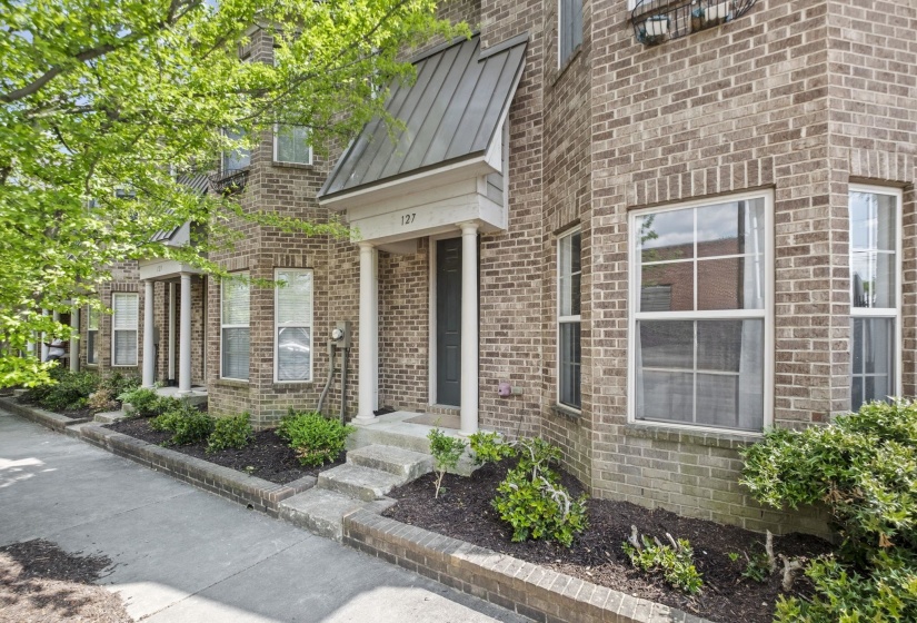 127 CAROLINA AVE, Memphis, Tennessee 38103, 2 Bedroom Bedrooms, 5 Room Rooms,2.1 BathroomBathrooms,Residential,For Sale,CAROLINA,0,10229395