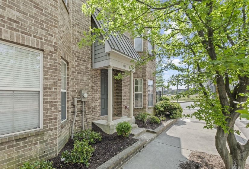 127 CAROLINA AVE, Memphis, Tennessee 38103, 2 Bedroom Bedrooms, 5 Room Rooms,2.1 BathroomBathrooms,Residential,For Sale,CAROLINA,0,10229395
