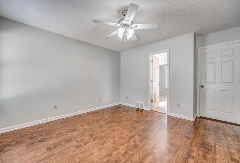 40 HANNAH CV, Oakland, Tennessee 38068, 3 Bedroom Bedrooms, 6 Room Rooms,2.1 BathroomBathrooms,Residential,For Sale,HANNAH,0,10229396
