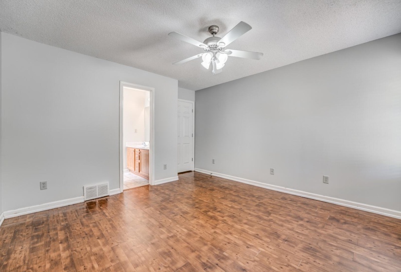 40 HANNAH CV, Oakland, Tennessee 38068, 3 Bedroom Bedrooms, 6 Room Rooms,2.1 BathroomBathrooms,Residential,For Sale,HANNAH,0,10229396