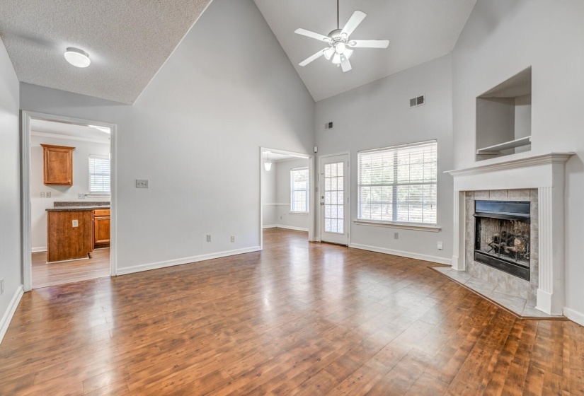 40 HANNAH CV, Oakland, Tennessee 38068, 3 Bedroom Bedrooms, 6 Room Rooms,2.1 BathroomBathrooms,Residential,For Sale,HANNAH,0,10229396