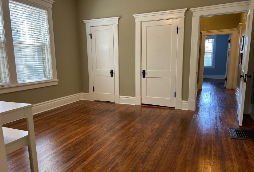 449 GARLAND ST, Memphis, Tennessee 38104, 4 Bedroom Bedrooms, 10 Room Rooms,2 BathroomBathrooms,Residential,For Sale,GARLAND,0,10229400