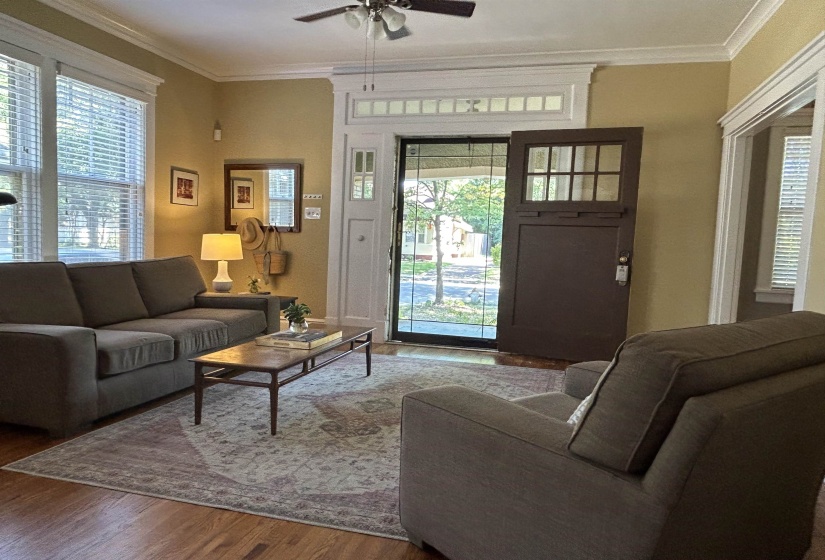 449 GARLAND ST, Memphis, Tennessee 38104, 4 Bedroom Bedrooms, 10 Room Rooms,2 BathroomBathrooms,Residential,For Sale,GARLAND,0,10229400