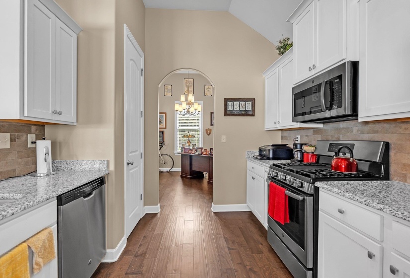2183 COLERIDGE DR, Cordova, Tennessee 38016, 4 Bedroom Bedrooms, 7 Room Rooms,3 BathroomBathrooms,Residential,For Sale,COLERIDGE,0,10229404