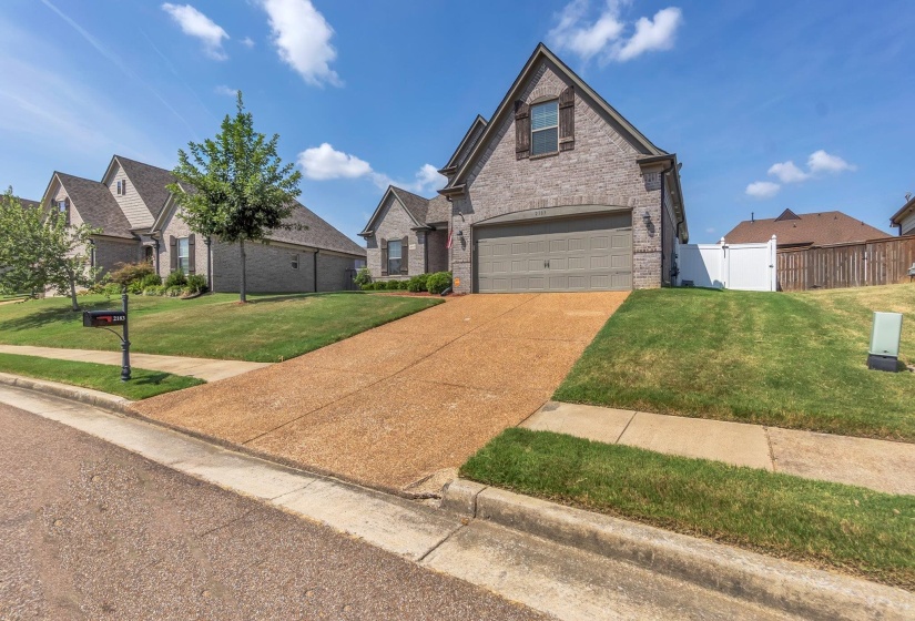 2183 COLERIDGE DR, Cordova, Tennessee 38016, 4 Bedroom Bedrooms, 7 Room Rooms,3 BathroomBathrooms,Residential,For Sale,COLERIDGE,0,10229404