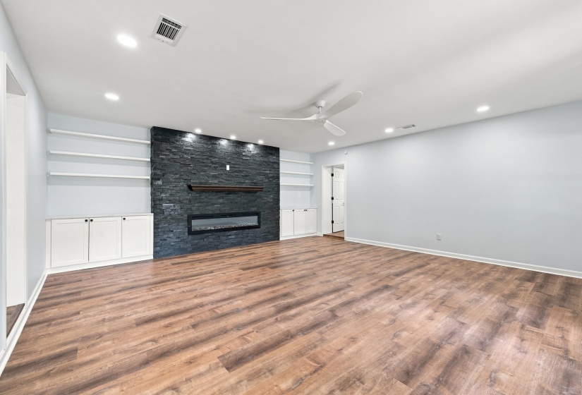 232 PERKINS RD, Memphis, Tennessee 38117, 3 Bedroom Bedrooms, 7 Room Rooms,2 BathroomBathrooms,Residential,For Sale,PERKINS,0,10229409