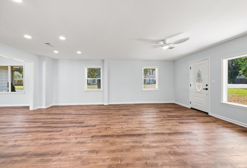 232 PERKINS RD, Memphis, Tennessee 38117, 3 Bedroom Bedrooms, 7 Room Rooms,2 BathroomBathrooms,Residential,For Sale,PERKINS,0,10229409