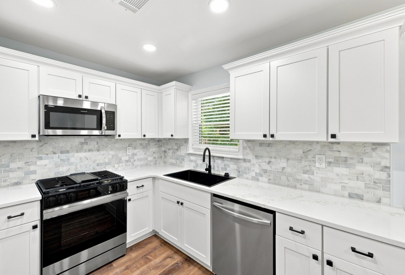 232 PERKINS RD, Memphis, Tennessee 38117, 3 Bedroom Bedrooms, 7 Room Rooms,2 BathroomBathrooms,Residential,For Sale,PERKINS,0,10229409