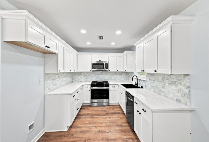 232 PERKINS RD, Memphis, Tennessee 38117, 3 Bedroom Bedrooms, 7 Room Rooms,2 BathroomBathrooms,Residential,For Sale,PERKINS,0,10229409
