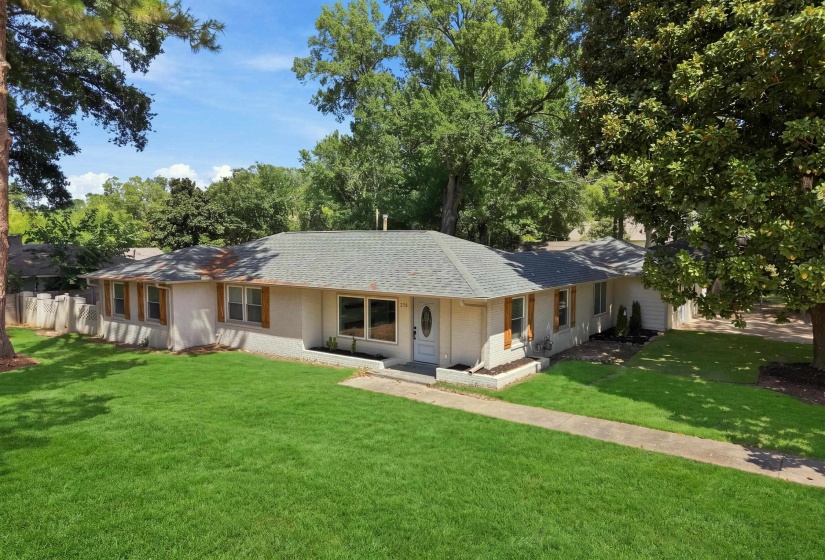 232 PERKINS RD, Memphis, Tennessee 38117, 3 Bedroom Bedrooms, 7 Room Rooms,2 BathroomBathrooms,Residential,For Sale,PERKINS,0,10229409