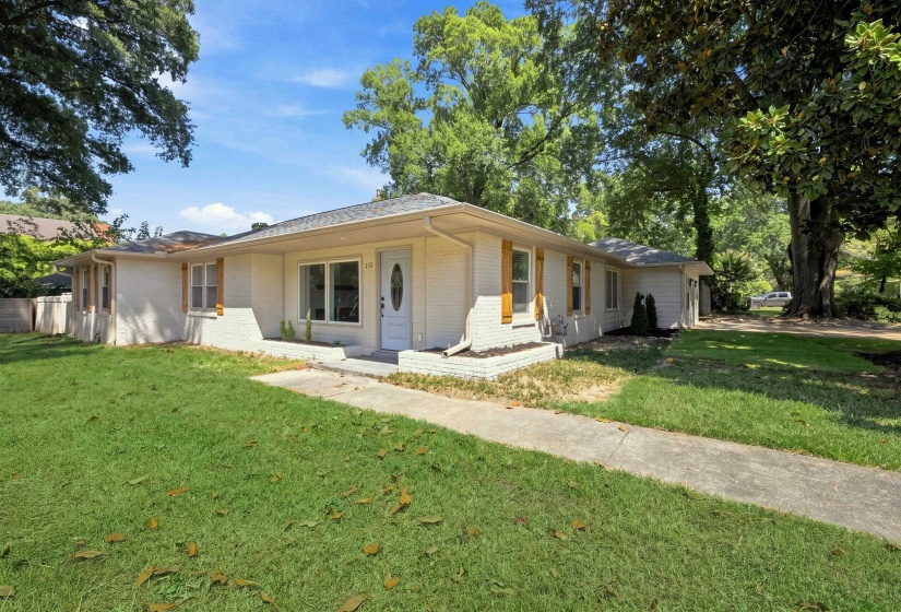 232 PERKINS RD, Memphis, Tennessee 38117, 3 Bedroom Bedrooms, 7 Room Rooms,2 BathroomBathrooms,Residential,For Sale,PERKINS,0,10229409
