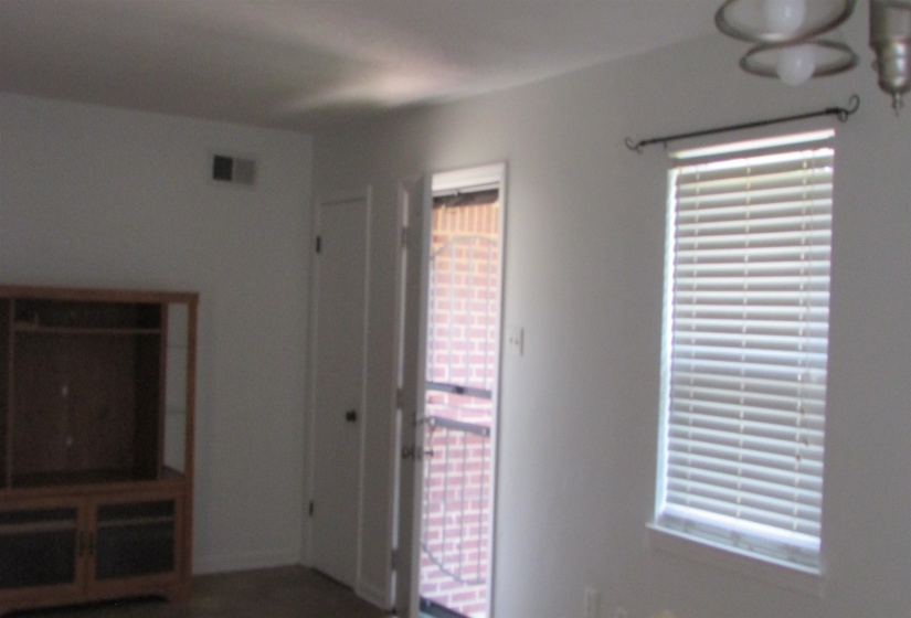 4833 APPLEVILLE ST, Memphis, Tennessee 38109, 3 Bedroom Bedrooms, 5 Room Rooms,1 BathroomBathrooms,Residential,For Sale,APPLEVILLE,0,10229412