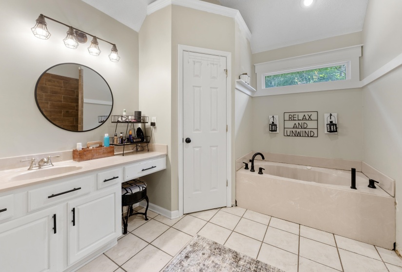 4928 VALLEY BIRCH DR, Bartlett, Tennessee 38002, 5 Bedroom Bedrooms, 13 Room Rooms,4.1 BathroomBathrooms,Residential,For Sale,VALLEY BIRCH,0,10229413