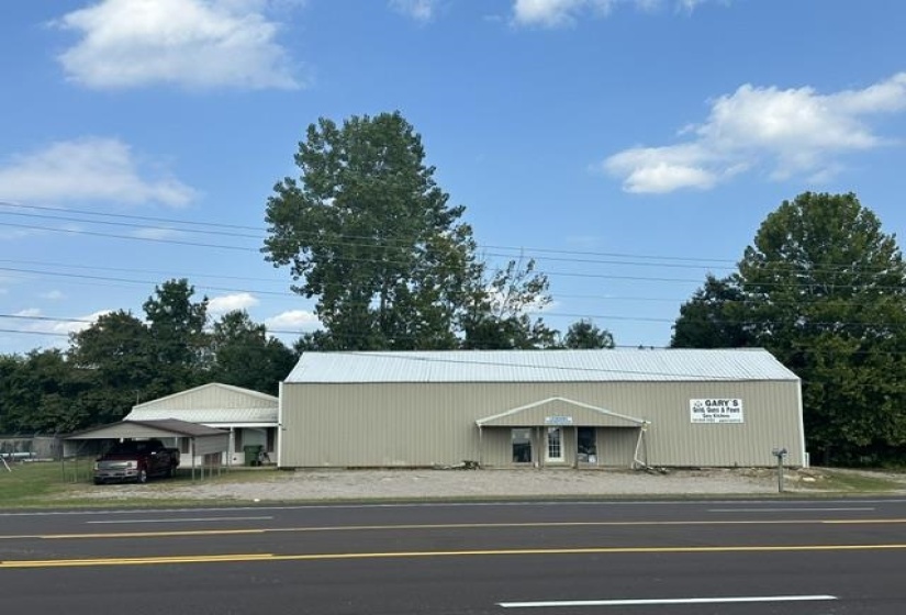 1058 MULBERRY AVE, Selmer, Tennessee 38375, 0 , 0 ,0,Commercial/industrial,For Sale,MULBERRY,0,10229460