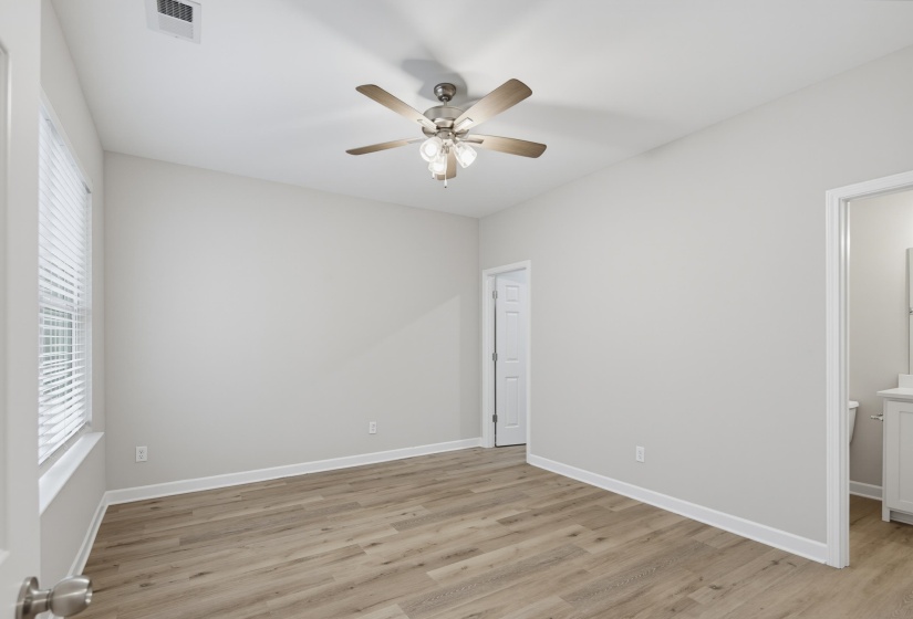 649 PATTERSON ST, Memphis, Tennessee 38111, 3 Bedroom Bedrooms, 5 Room Rooms,3 BathroomBathrooms,Rental Properties,For Sale,PATTERSON,0,10229444