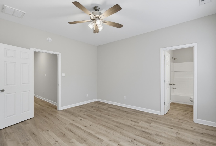 649 PATTERSON ST, Memphis, Tennessee 38111, 3 Bedroom Bedrooms, 5 Room Rooms,3 BathroomBathrooms,Rental Properties,For Sale,PATTERSON,0,10229444