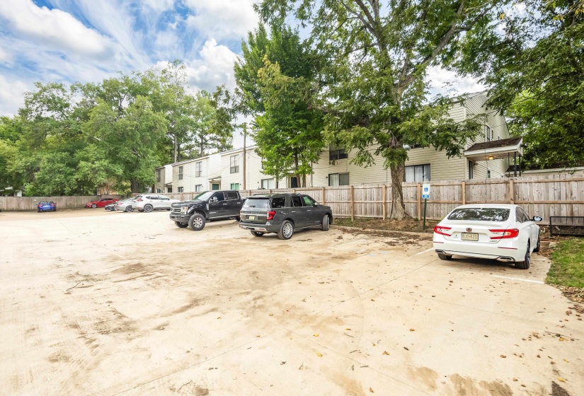 649 PATTERSON ST, Memphis, Tennessee 38111, 3 Bedroom Bedrooms, 5 Room Rooms,3 BathroomBathrooms,Rental Properties,For Sale,PATTERSON,0,10229444