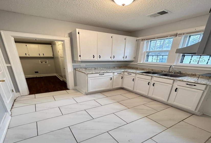3246 CHISCA AVE, Memphis, Tennessee 38111, 3 Bedroom Bedrooms, 6 Room Rooms,1 BathroomBathrooms,Residential,For Sale,CHISCA,0,10214046