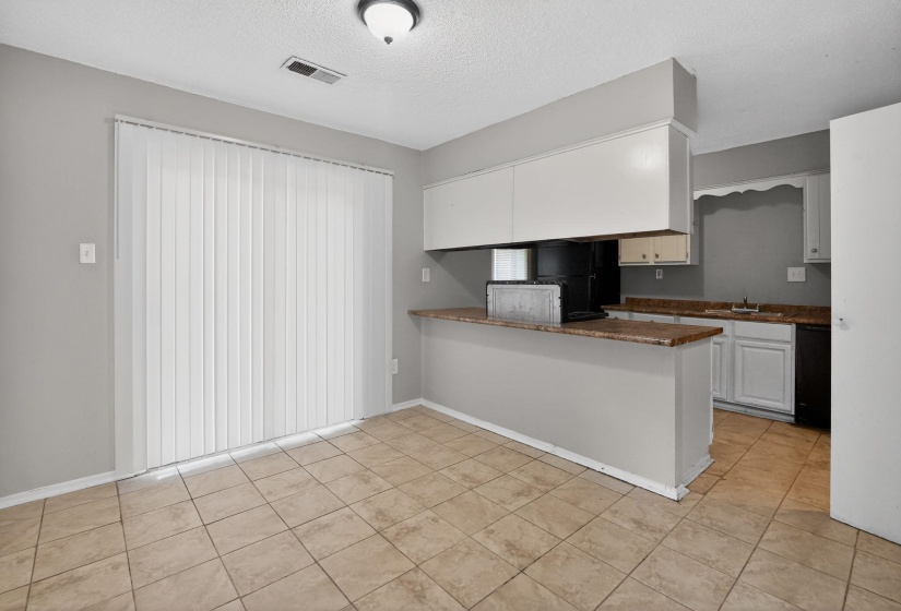 3843 ALEX CV, Memphis, Tennessee 38128, 3 Bedroom Bedrooms, 3 Room Rooms,2 BathroomBathrooms,Residential,For Sale,ALEX,0,10221033