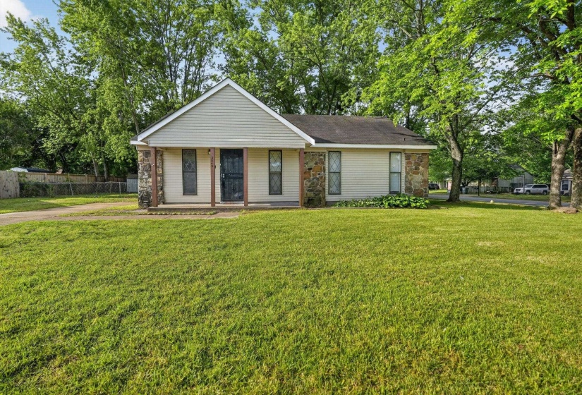 3843 ALEX CV, Memphis, Tennessee 38128, 3 Bedroom Bedrooms, 3 Room Rooms,2 BathroomBathrooms,Residential,For Sale,ALEX,0,10221033
