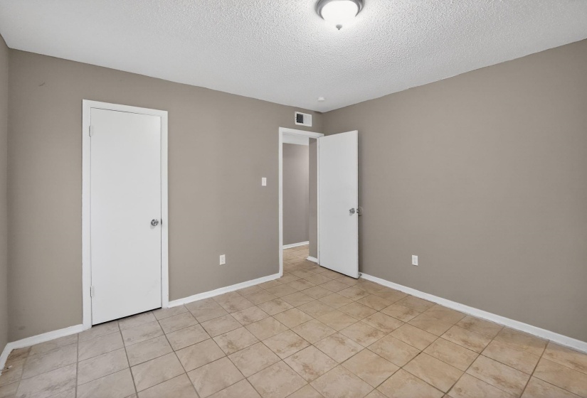 3843 ALEX CV, Memphis, Tennessee 38128, 3 Bedroom Bedrooms, 3 Room Rooms,2 BathroomBathrooms,Residential,For Sale,ALEX,0,10221033